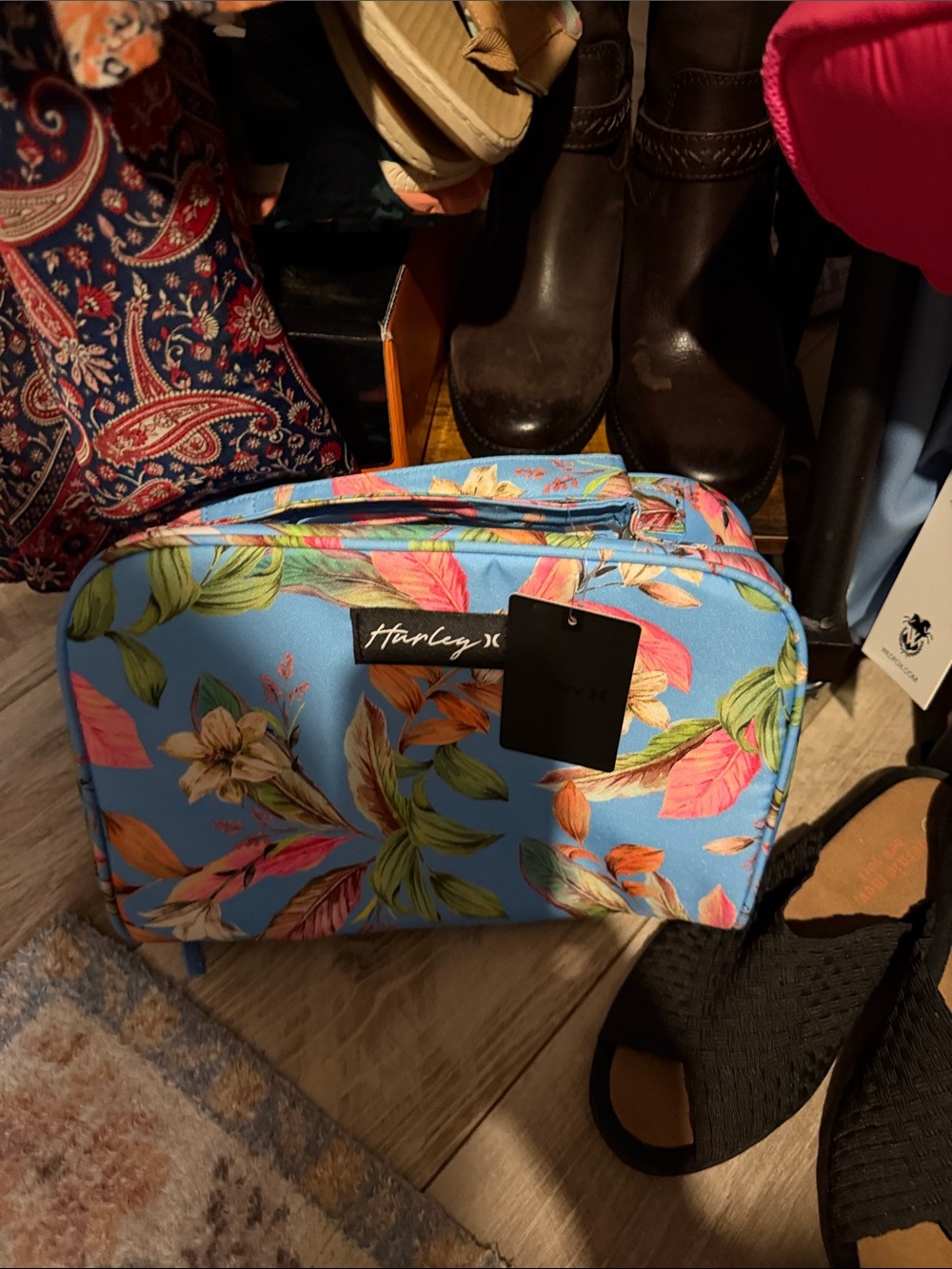 Make up or hygiene bag.